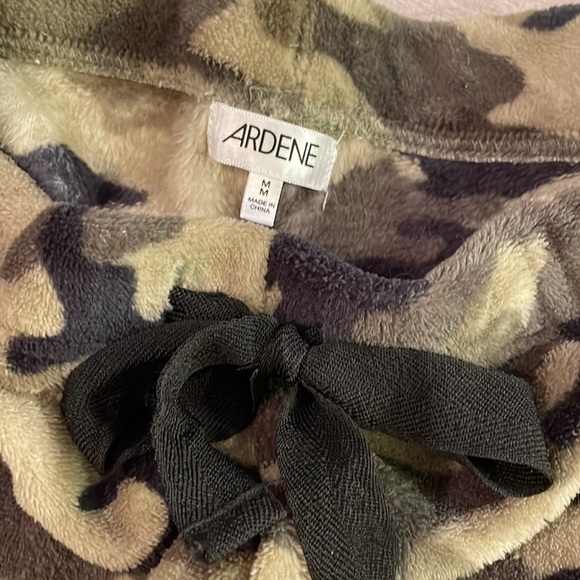 Fleece Camouflage Lounge Bottoms - Picture 4 of 7